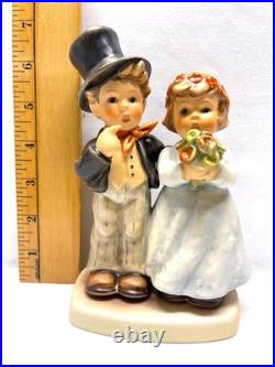 M I Hummel Goebel Dearly Beloved dated 1997 Hum #2003 Large 6.2 in. With booklet