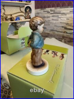 M. I. Hummel Goebel figurine Hum 2388/H 2388/F 2388/J