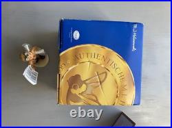 M. J. Hummel Goebel #2113 Extra Extra or Newsboy Helmut Fischer 1999
