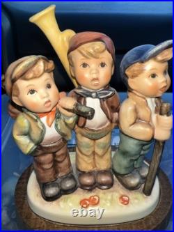 M J hummel #787. Traveling trio 5.5 Tall. 1998 Edition Goebel Germany