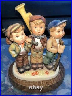M J hummel #787. Traveling trio 5.5 Tall. 1998 Edition Goebel Germany