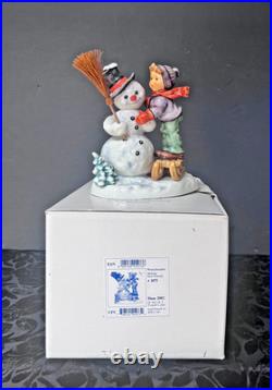 NIB Hummel Figurine With Original Box MAKING NEW FRIENDS, #2002, 6 Tall