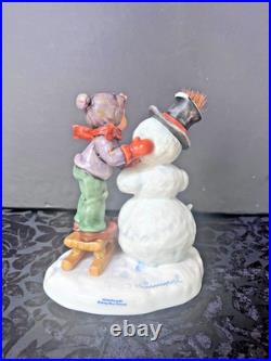 NIB Hummel Figurine With Original Box MAKING NEW FRIENDS, #2002, 6 Tall