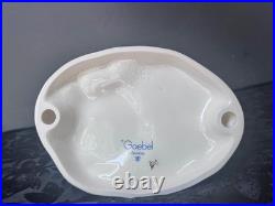 NIB Hummel Figurine With Original Box MAKING NEW FRIENDS, #2002, 6 Tall