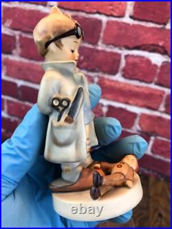 Pre-Owned Rare Vintage GOEBEL HUMMEL FIGURINE 127 DOCTOR 4.75 Tall W. GERMANY