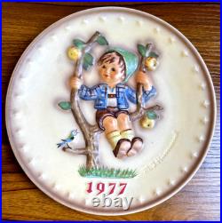 RARE Goebel M. I. Hummel 7th Annual Plate 1977 Hum 270 Boy in Tree West Germany