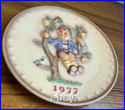 RARE Goebel M. I. Hummel 7th Annual Plate 1977 Hum 270 Boy in Tree West Germany