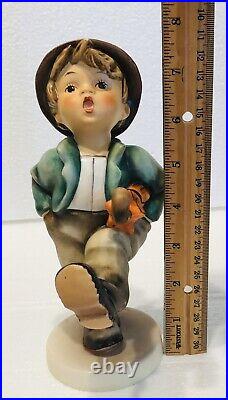 Rare Hummel Figurine HAPPY TRAVELER 7.5 Tall Goebel Germany