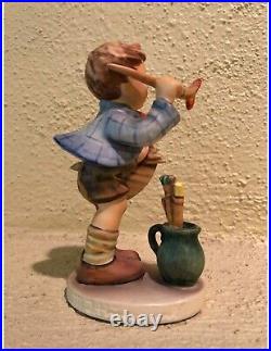 The Artist Goebel Hummel Figurine #304 TMK4 Boy Painting 1955