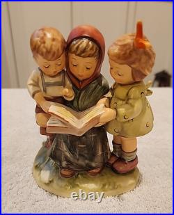 VINTAGE GOEBEL HUMMEL FIGURINE STORYBOOK TIME #458 With ORIGINAL BOX