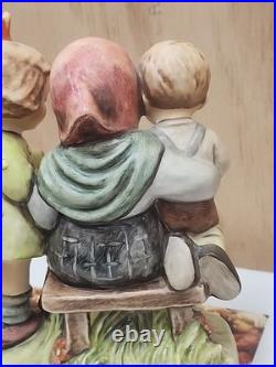VINTAGE GOEBEL HUMMEL FIGURINE STORYBOOK TIME #458 With ORIGINAL BOX