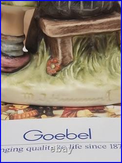 VINTAGE GOEBEL HUMMEL FIGURINE STORYBOOK TIME #458 With ORIGINAL BOX