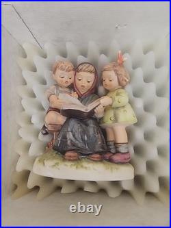 VINTAGE GOEBEL HUMMEL FIGURINE STORYBOOK TIME #458 With ORIGINAL BOX