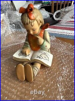 VINTAGE GOEBEL HUMMEL LARGE GIRL FIGURINE BOOK WORM 3-11 1972 Almost 9 TALL