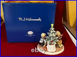 VINTAGE M. J. HUMMEL #2263 CHRISTMAS MORNING Ltd Ed. EXCELLENT/MINT withO. BOX