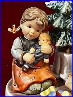 VINTAGE M. J. HUMMEL #2263 CHRISTMAS MORNING Ltd Ed. EXCELLENT/MINT withO. BOX