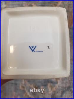 Very Rare Goebel Hummel Latest News #184 Statendam News Type Ceramic