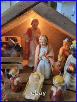 Vintage 12 Piece Goebel Hummel Nativity Scene Porcelain Figurines + stable