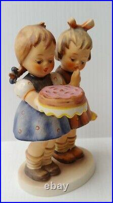 Vintage GOEBEL HUMMEL FIGURINE 176/0 Happy Birthday W. Germany LIKE NEW