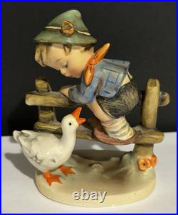 Vintage Goebel Hummel BARNYARD HERO #195-2/0 early piece