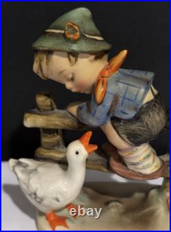 Vintage Goebel Hummel BARNYARD HERO #195-2/0 early piece