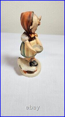 Vintage Goebel Hummel Figurine Be Patient 1948 197/1 Vintage Goebel Hummel Figurine Be Patient 1948 197/1