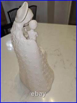 Vintage Goebel Hummel Flower Madonna Figurine TMK-2 Full Bee White Porcelain