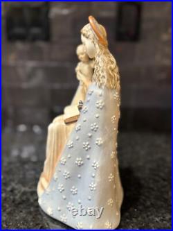 Vintage Goebel Hummel Porcelain Figurine Madonna & Child Flower Germany + Cape