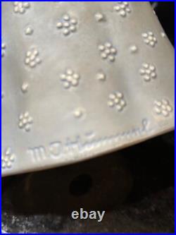 Vintage Goebel Hummel Porcelain Figurine Madonna & Child Flower Germany + Cape