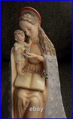 Vintage Goebel Hummel Porcelain Figurine Madonna & Child With Flower Germany