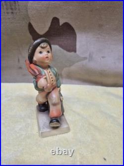 Vintage Hummel Goebel Figurine Merry Wanderer #11/0