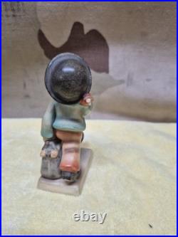 Vintage Hummel Goebel Figurine Merry Wanderer #11/0