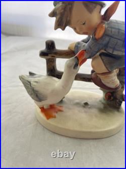Vtg Barn Yard Hero W Goebel Hummel Figurine Germany Full Bee 195/1 6