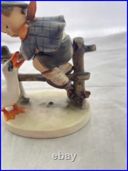 Vtg Barn Yard Hero W Goebel Hummel Figurine Germany Full Bee 195/1 6