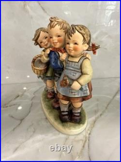 Vtg Follow the Leader Goebel Hummel 7 Figurine #369, TMK-5W. Germany Dog