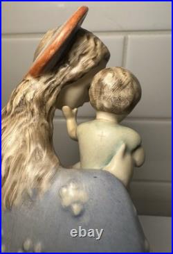 Vtg HUMMEL Mary & Infant Jesus Flower Madonna Figurine Germany Full Bee 9.5 TMK2