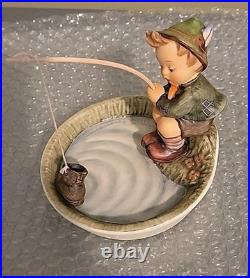 Vtg Rare Goebel Hummel 1965 Just Fishing # 424 Porcelain Figurine (COA) Vtg Rare Goebel Hummel 1965 Just Fishing # 424 Porcelain Figurine (COA)