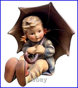 W. Goebel Hummel Large Umbrella Girl #152/B Excellent Condition 1951 Figurine